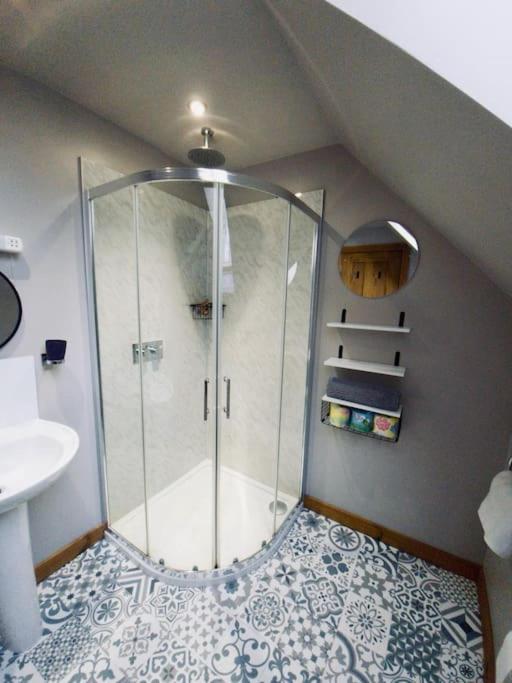 Artro Lodge Luxury 3 Bedroom, 3 Bathroom & Hot Tub Llanbedr  Exterior photo