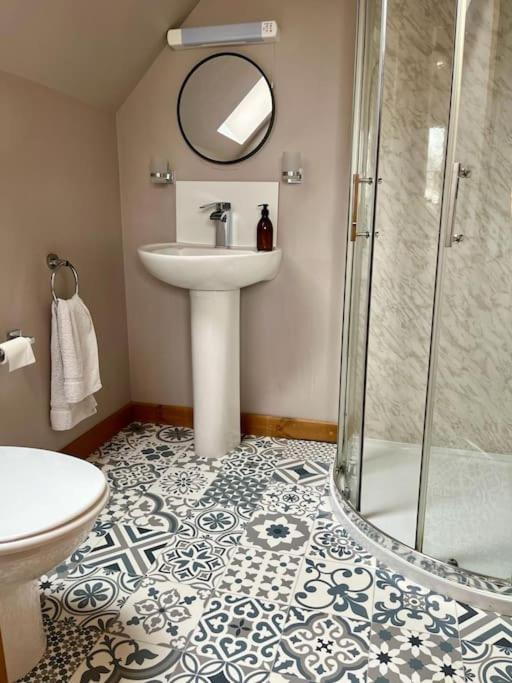Artro Lodge Luxury 3 Bedroom, 3 Bathroom & Hot Tub Llanbedr  Exterior photo