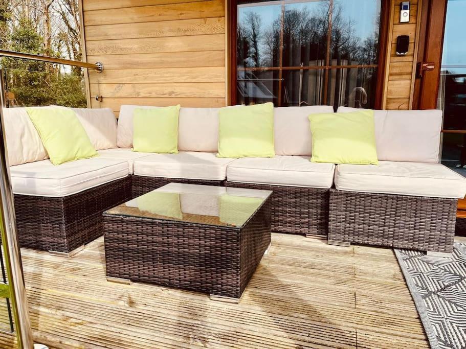 Artro Lodge Luxury 3 Bedroom, 3 Bathroom & Hot Tub Llanbedr  Exterior photo