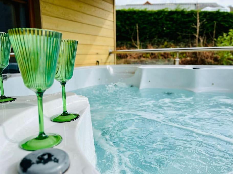 Artro Lodge Luxury 3 Bedroom, 3 Bathroom & Hot Tub Llanbedr  Exterior photo